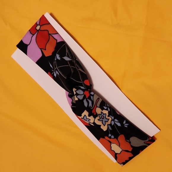 Handmade Spandex/Polyester Headband and Hair Bow. - Picture 2 of 6